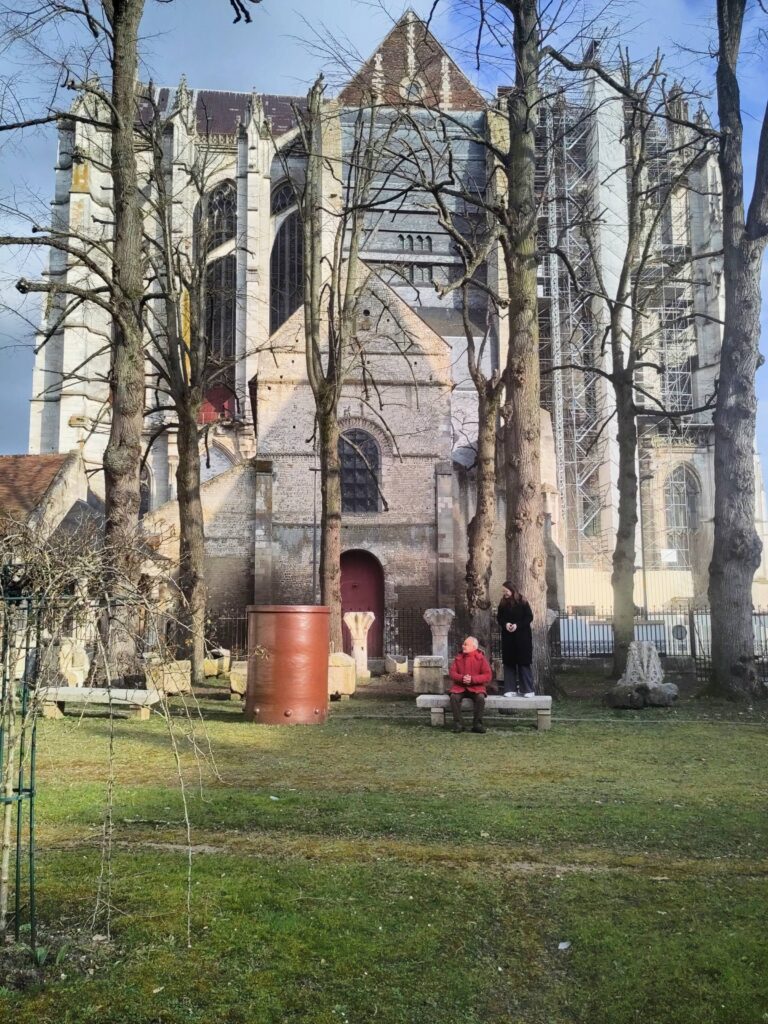 cathédrale gâteau (crédit David Lep0le) - Agrandir l'image, fenêtre modale