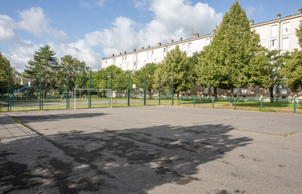 City stade Terrain de basket : accès PMR