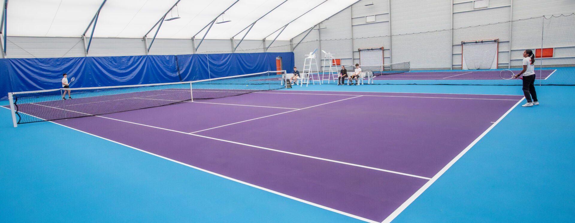 2 courts intérieur 2 courts extérieur