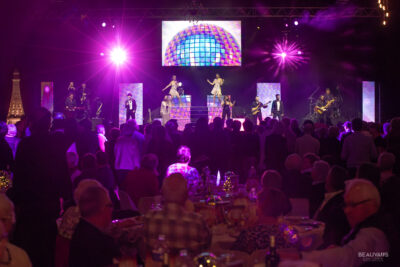 Agrandir l'image 1 sur 17, fenêtre modale