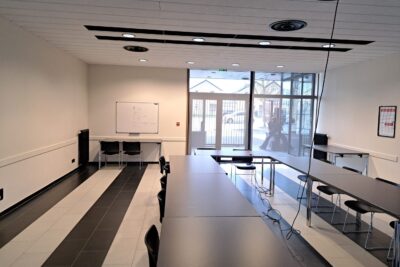 Salle  - Agrandir l'image 5 sur 6, fenêtre modale