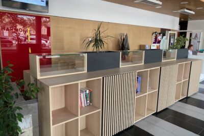 Hall entrée  - Agrandir l'image 3 sur 6, fenêtre modale