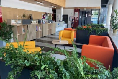 Hall entrée  - Agrandir l'image 2 sur 6, fenêtre modale