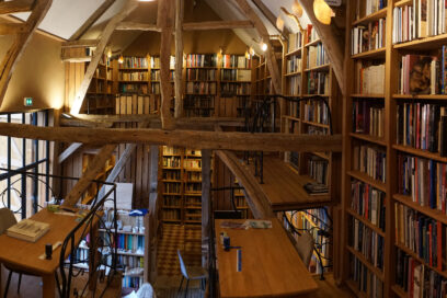 L’association PROFONDHIS, installée à Troussures, l’un des hameaux d’Auneuil, a été créée pour promouvoir et valoriser le patrimoine local, qu’il s’agisse du bâti, du mobilier, des savoirfaire, de l’environnement ou des arts. Fonctionnant sur le principe des tiers-lieux, ses activités sont multiples et complémentaires. - Agrandir l'image, fenêtre modale