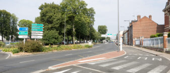 Dans le cadre de la réhabilitation des réseaux d’eau potable, des travaux seront réalisés boulevard de l’Assault du lundi 3 août au vendredi 7 août 2026 inclus. Afin de permettre le bon déroulement du chantier, des modifications de circulation seront mises en place de jour comme de nuit, selon l’avancement des travaux.